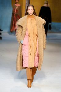 Model on the catwalkRoksanda show, Runway, Fall Winter 2018, London Fashion Week, UK - 19 Feb 2018