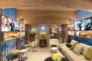 The 2018 Greenroom, hosted and designed by Rolex, reflects the brand and its Swissheritage. Rolex transports its Greenroom guests to a contemporary chalet in the Swiss mountains, surrounded by the Rolex atmosphere, in complete contrast to the outside metropolis of Los Angeles on Oscar night.