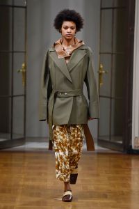 Victoria Beckham RTW Fall 2018