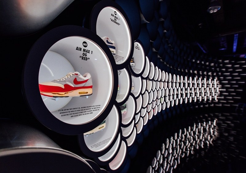 New York Lines Up Nike Air Max Con