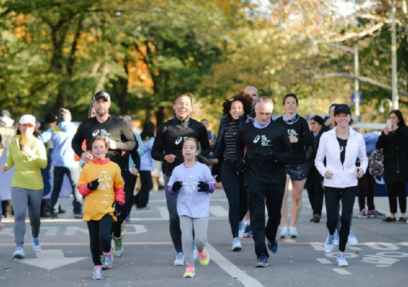 Asics Challenges Runners on Global Running Day