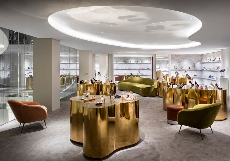 barneys chelsea store retail bankruptcy