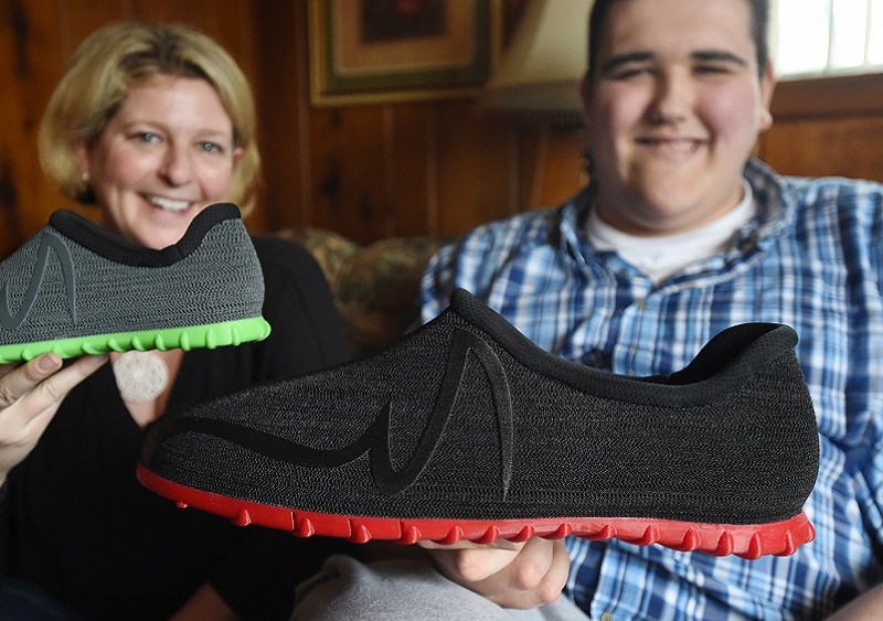 Feetz Makes Largest 3-D Printed Shoes Tallest Teen