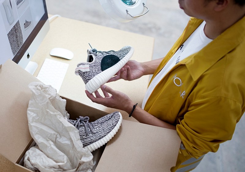 The Rush Sneaker Gold, Apps Are Changing the Resale Market