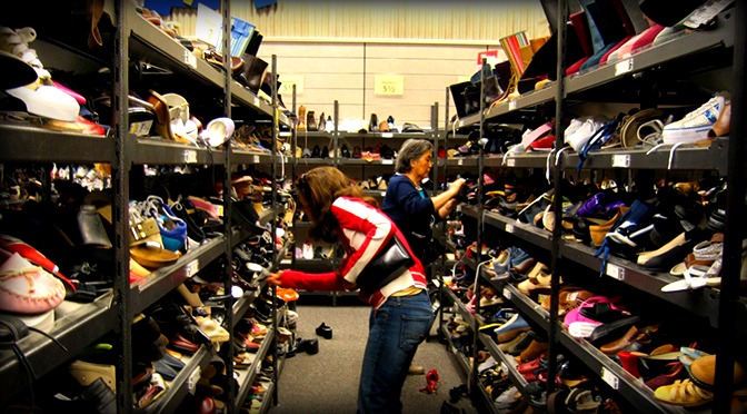 Study: Women Would Rather Kiss and Tell Than Shop and Tell