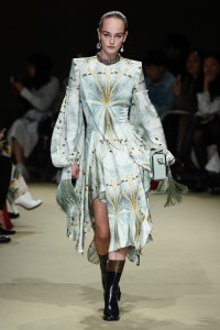 Alexander McQueen RTW Fall 2018