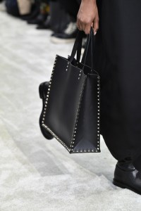 Details at John Galliano RTW Fall 2018