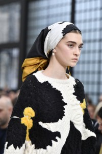 Details at John Galliano RTW Fall 2018