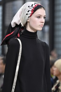 Details at John Galliano RTW Fall 2018