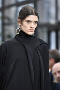 Details at John Galliano RTW Fall 2018