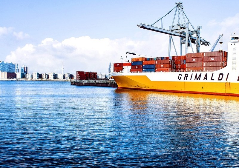 US Footwear Imports Up 6% 2015
