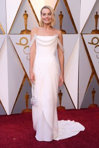 Margot Robbie in Chanel, Oscars 2018