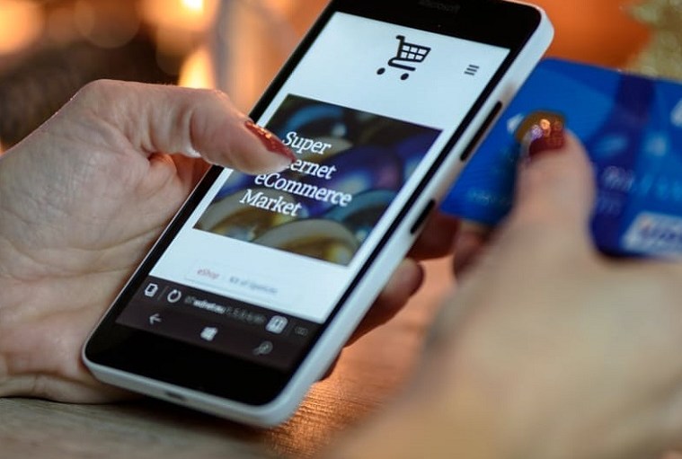 Modern Shopping, Price Vies With Convenience