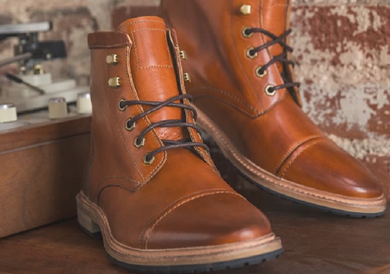 Weyco Q4 Misses Forecast, Reconsiders Umi Brand