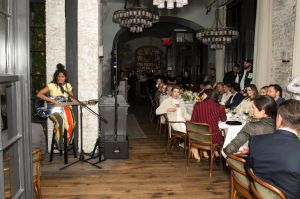 Jessie Reyez performing at the dinner.