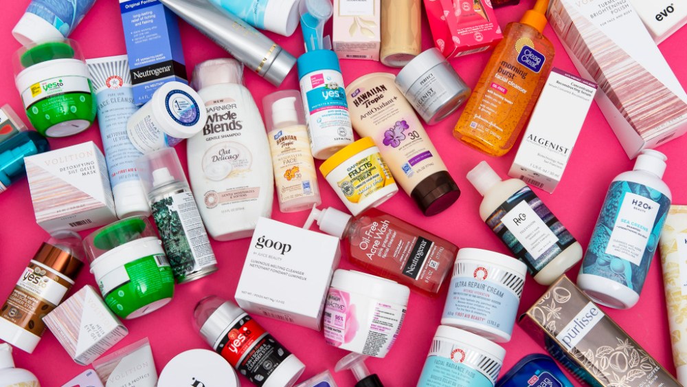 HollywoodLife.com Unveils First Beauty Awards