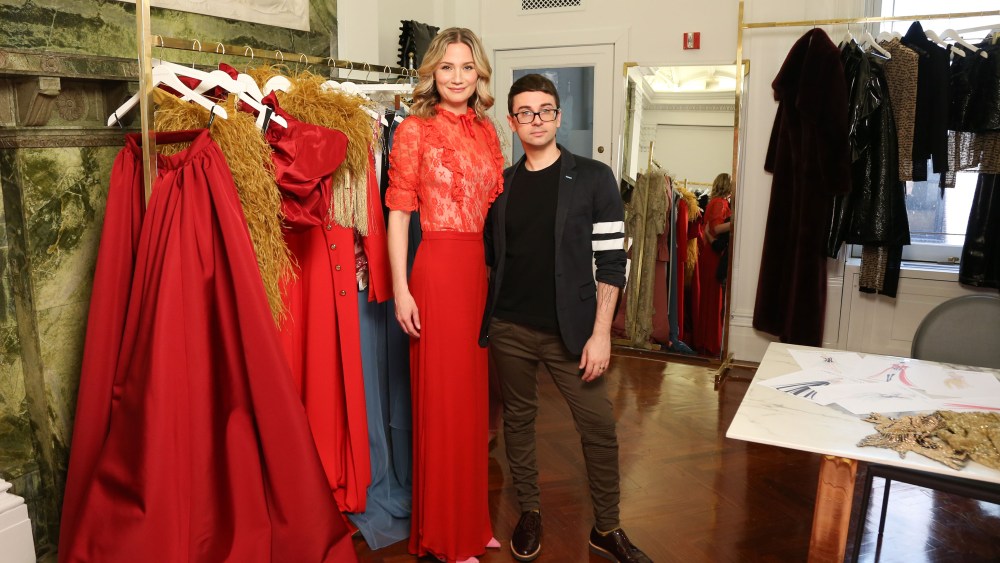 Christian Siriano fits Jennifer Nettles in looks he custom-designed for the singer’s Sugarland reunion tour.