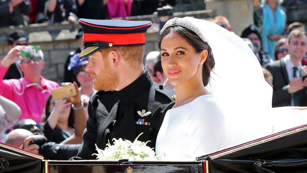 Meghan Markle wedding dress royal wedding 2018.