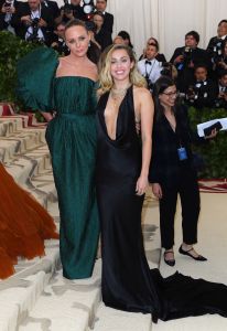 Stella McCartney and Miley Cyrus, Met Gala 2018