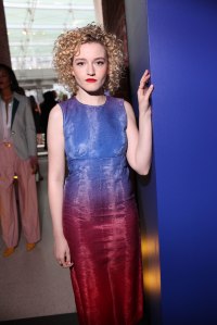 Julia Garner in Sies Marjan