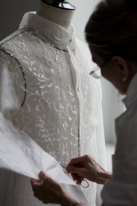 A shirt with feather embroidery inspired by Toile de Jouy.
