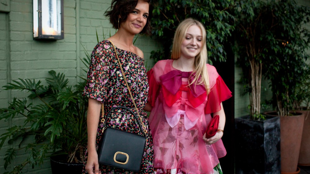 Katie Holmes, Dakota Fanning