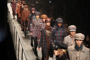 Looks from the Paris-Hamburg 2017/18 Métiers D'Art Show.