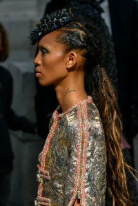 Details at Chanel Couture Fall 2018