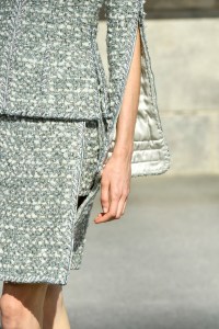 Details at Chanel Couture Fall 2018