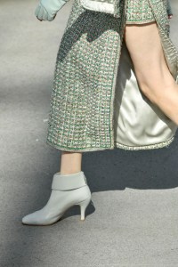 Details at Chanel Couture Fall 2018