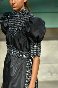 Details at Chanel Couture Fall 2018