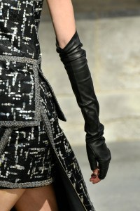 Details at Chanel Couture Fall 2018