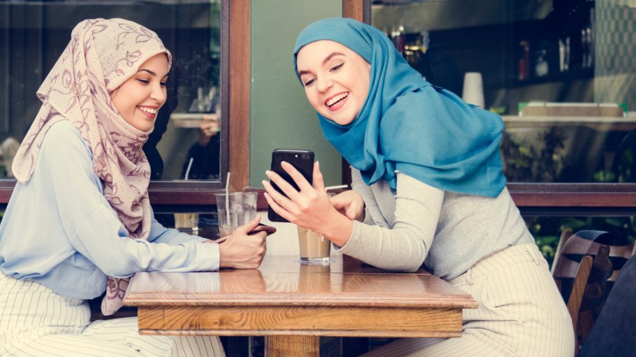 Mall.Global offers a hybrid online shopping experience aimed at millennials from the world's emerging markets.