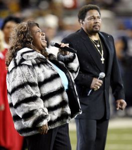 Aretha Franklin (l) and Aaron Neville (r) Sing the National Anthem at Ford Field in Detroit Michigan Prior to the Start of Super Bowl Xl Sunday 05 February 2006 the Pittsburgh Steelers Play the Seattle Seahawks in the 40th Annual Super BowlUsa Super Bowl - Feb 2006