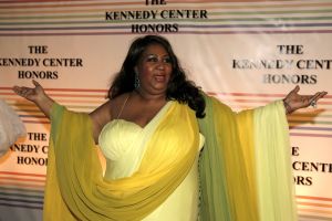 Us Singer Aretha Franklin Arrives For the Kennedy Center Honors Gala and Performance at the Kennedy Center in Washington Dc Usa On 02 December 2007 Leon Fleisher (music) Steve Martin (comedy) Diana Ross (music) Martin Scorsese (film) and Brian Wilson (music) Are Being Honoured For Their Lifetime Contributions to American Culture the Gala Performance Will Be Attended by Political Dignitaries and Artists From Around the WorldUsa Kennedy Center Honors - Dec 2007