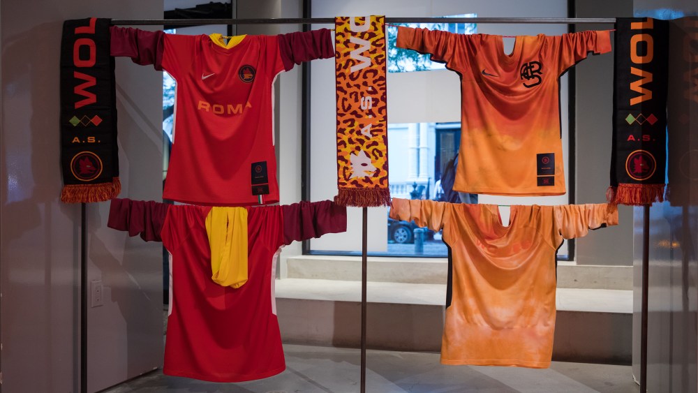 Fancy Store Offers a Small Taste of the Online Marketplace