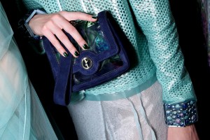 Model backstage, bag detail