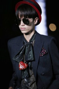 Details a Saint Laurent RTW Spring 2019
