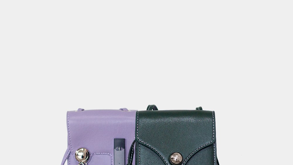 Ratio et Motus' Disco bag with a pocket for the Juul.