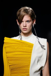 Details at Givenchy RTW Spring 2019