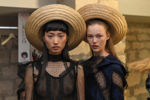 Backstage at John Galliano RTW Spring 2019