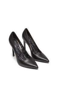 The WomenÕs Riley Pump 83