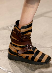 Details at Loewe RTW Spring 2019
