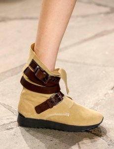 Details at Loewe RTW Spring 2019