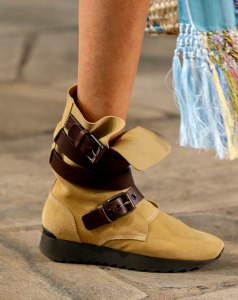 Details at Loewe RTW Spring 2019