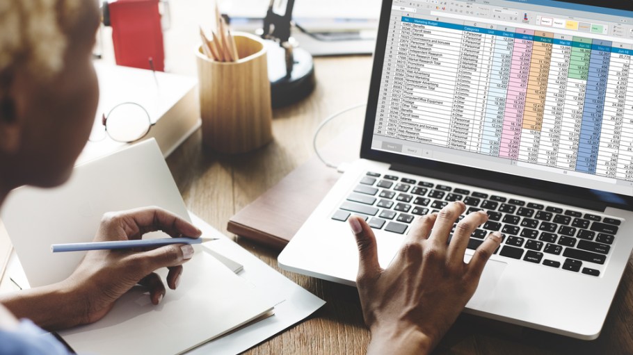 Logility EVP Karin Bursa explains why apparel companies need to get rid of spreadsheets in favor of retail analytics and supply planning software.