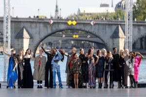 Liya Kebede, Eva Longoria, Doutzen Kroes, Cheryl, Andie MacDowell, Elle Fanning, Maria Borges and models on the catwalk