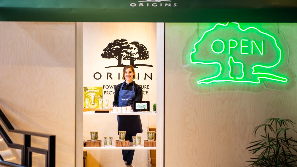 Style Dimension Blends Beauty and Tech, Woos 'Experiential Consumers'