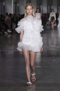 Giambattista Valli RTW Spring 2019