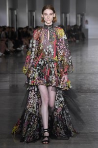 Giambattista Valli RTW Spring 2019